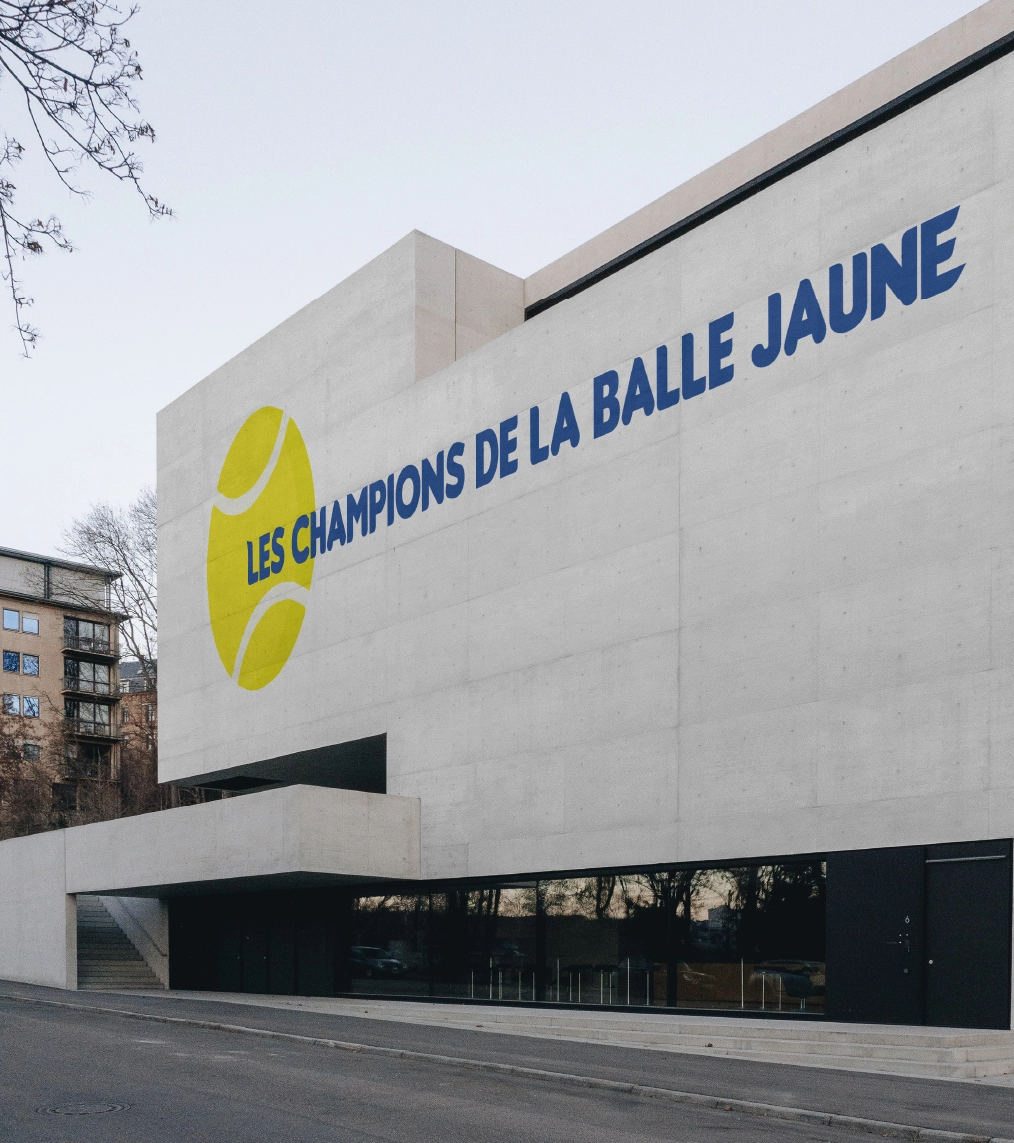 Signalétique du club de tennis les champions de la balle jaune